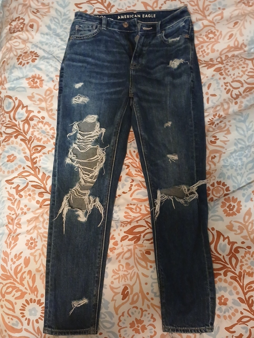 American Eagle Outfitters Distressed Dark Blue Ankle Jeans